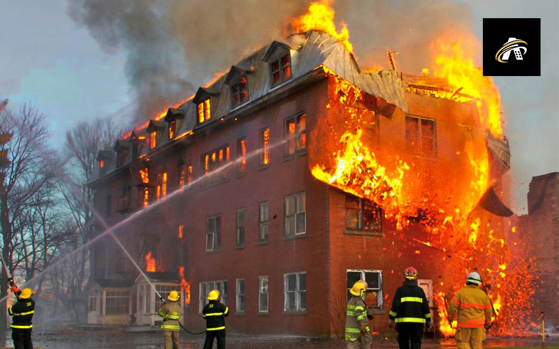 آتش سوزی در ساختمان
